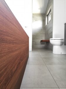 Plancher céramique salle de bain - Innove Rénovations